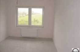 De vanzare casa cu 124 mp, finalizata in 2011, zona Luna de Sus