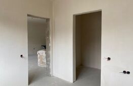 Apartament semifinisat, 3 camere, 2 băi, terasă și parcare zona Piața Abator