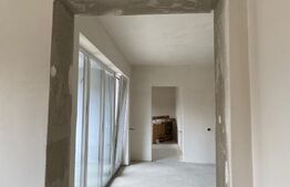 Apartament semifinisat, 3 camere, 2 băi, terasă și parcare zona Piața Abator