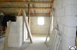 Casa de vanzare 182 mp utili cu teren 767 mp