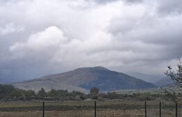 Casă nouă pe parter cu vedere spre munți – Tărlungeni, Brașov