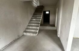 Casă multifuncțională cu subsol, parter și etaj,  teren de 860 mp – Copăceni, 