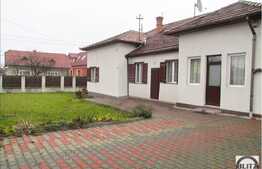 Casa de vanzare, 110 mp utili, curte 500 mp, ideal pentru investitie