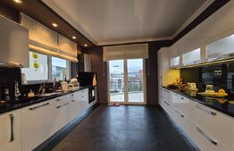 Vile  cu piscina exclusivista de vanzare in zona  Grand Hotel Italia