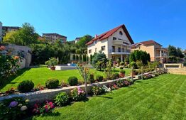 Vila  cu piscina exclusivista de vanzare in zona  Grand Hotel Italia