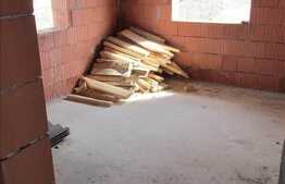 Casa individuala 127 mp, teren 425 mp, zona linistita de case!