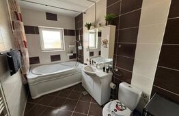 Apartament cu 2 camere, 68 mp, parcare, zona Vivo