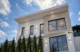 Casa individuala cu 4 camere, garaj, 180 mp, panorama deosebita, zona Vivo