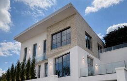 Casa individuala cu 4 camere, garaj, 180 mp, panorama deosebita, zona Vivo