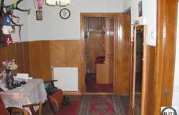 Apartament spatios in zona Titulescu
