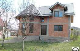 Vanzare casa individuala cu 2200 mp teren!