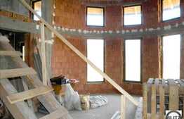 Vanzare casa individuala cu 2200 mp teren!