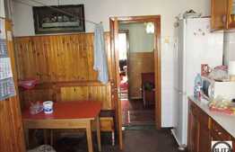 De vanzare 100 mp, 3 camere, zona Interservisan. Boxa la subsol inclusa