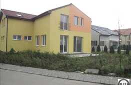 Casa situata intr-un cartier modern si linistit !