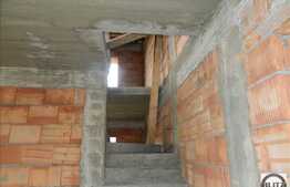 Casa cu 265 mp utili, teren de 600 mp! Zona benzinariei MOL!