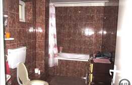 Vanzare triplex cu 130 mp utili, teren de 250 mp!