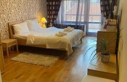 Apartament cu 3 camere și 3 băi în vilă, zona Schei
