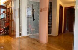 Apartament cu 3 camere și 3 băi în vilă, zona Schei