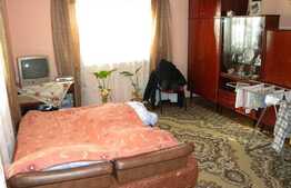 Casa de vanzare 400 mp teren + spatii de depozitare, zona sensului giratoriu