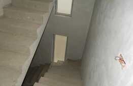 De vanzare duplex, 5 camere, 155 mp, teren de 200 mp! Zona de case!