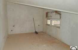 De vanzare duplex, 5 camere, 155 mp, teren de 200 mp! Zona de case!