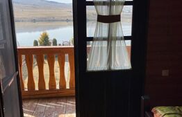 Cabana deosebita in Campenesti - un refugiu modern cu priveliște superbă la lac