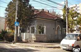 Casa pentru locuit sau sediu de firma! Renovabila!