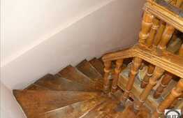 Casa cu 290 mp utili pentru sediu de firma