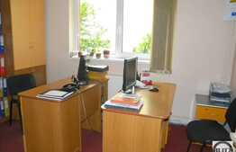 Casa cu 290 mp utili pentru sediu de firma