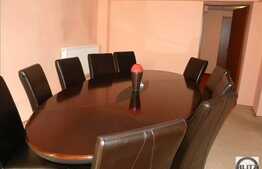 Casa cu 290 mp utili pentru sediu de firma