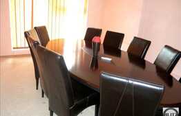 Casa cu 290 mp utili pentru sediu de firma