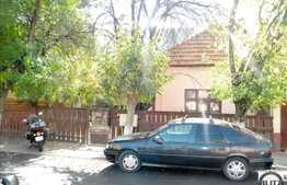 Casa demolabila de vanzare 100 mp utili cu teren 402 mp!