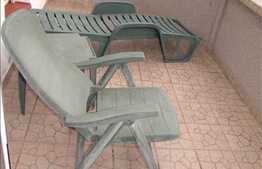 Front la 2 strazi ! O casa primitoare !