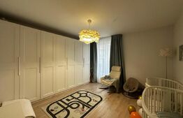 Casă modernă cu rafinament, lumină și eficiență energetică