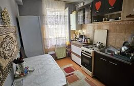 Apartament decomandat cu 2 camere, 50 mp utili, parcare inclusa, zona Cetatii