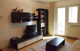 Apartament cu 3 camere, semidecomandat, la etaj intermediar, zona Astra