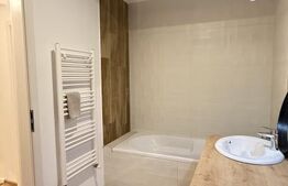 Casă înșiruită cu 5 camere tip duplex în Tractorul|curte proprie|loc de parcare