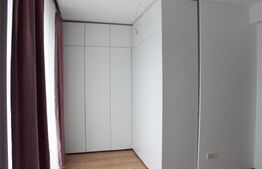 Apartament cu 5 camere, 3 băi, curte situat în vilă, zona Tractorul