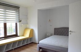 Apartament cu 5 camere, 3 băi, curte situat în vilă, zona Tractorul