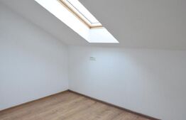 Apartament cu 5 camere, 3 băi, curte situat în vilă, zona Tractorul