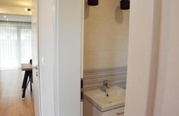 Apartament cu 5 camere, 3 băi, curte situat în vilă, zona Tractorul