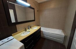 Apartament cu 3 camere, 58 mp, parcare, zona Porii