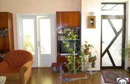 O casa renovata in zona linistita!