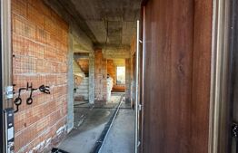 Casă cu terasă panoramică și proiect premium în Corușu