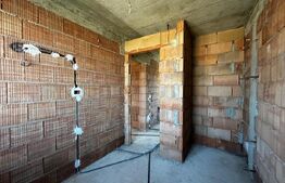 Casă cu terasă panoramică și proiect premium în Corușu