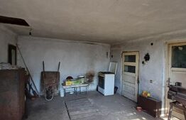 Casa renovabila cu 11508 mp teren, in Copaceni