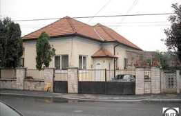 Casa Solida, Renovata in 2006. Zona linistita de top !