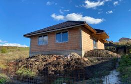 Casa moderna pe parter, semifinisata, teren 500 mp – Apahida