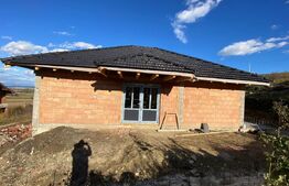 Casa moderna pe parter, semifinisata, teren 500 mp – Apahida