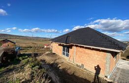 Casa moderna pe parter, semifinisata, teren 500 mp – Apahida